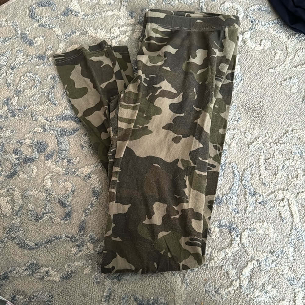 Zenana Outfitters Camo Leggings